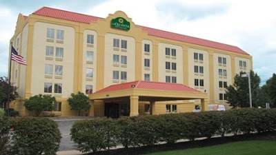 Hampton Inn Cleveland-N Olmsted-Airport