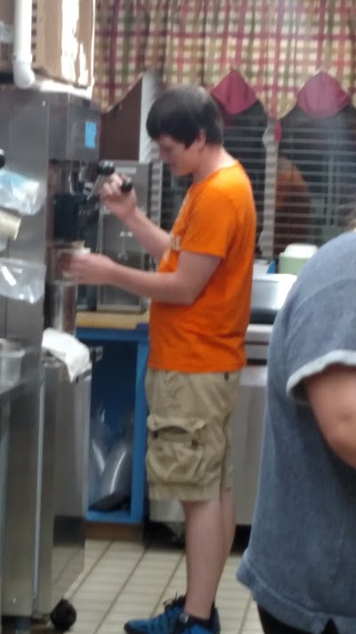 Lick-N-Putt Icecream & Golf